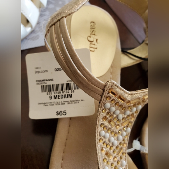 Woman sz. 9 Sandals NEW - Picture 3 of 3